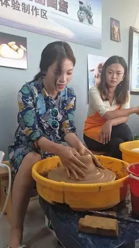 魅影直播户外夜骑直播间